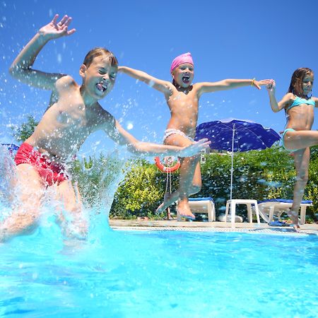 グリーンポイント ホテル キッシミー キシミー エクステリア 写真